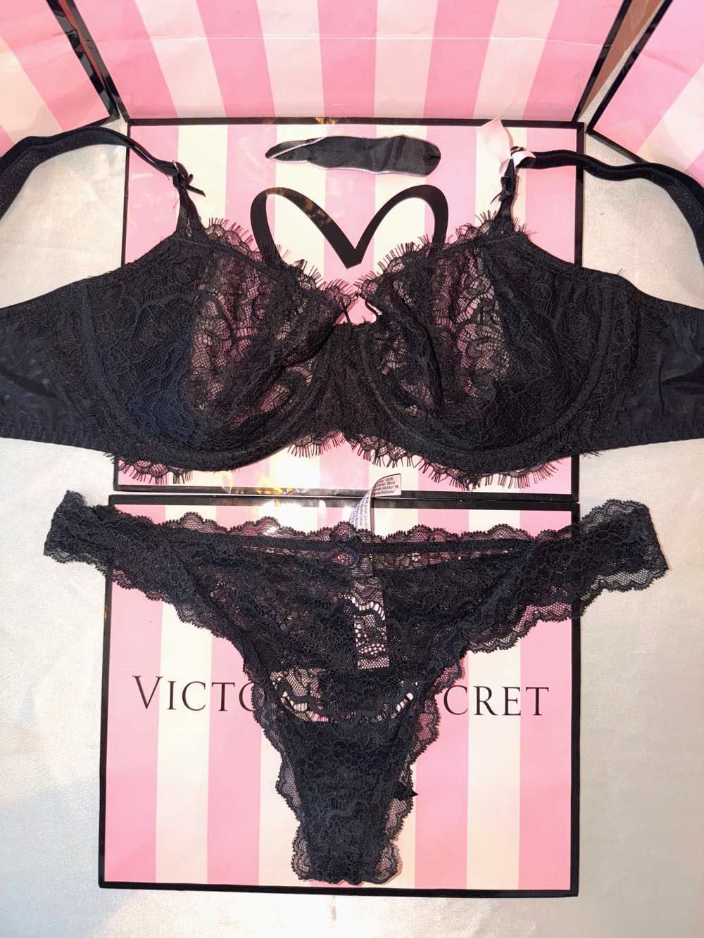 Victoria's Secret Bra Dream Angels 34DD & Medium Thong Black Lace